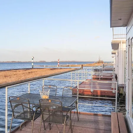 Bluff Botel