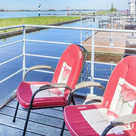 Botel Bluff 4*